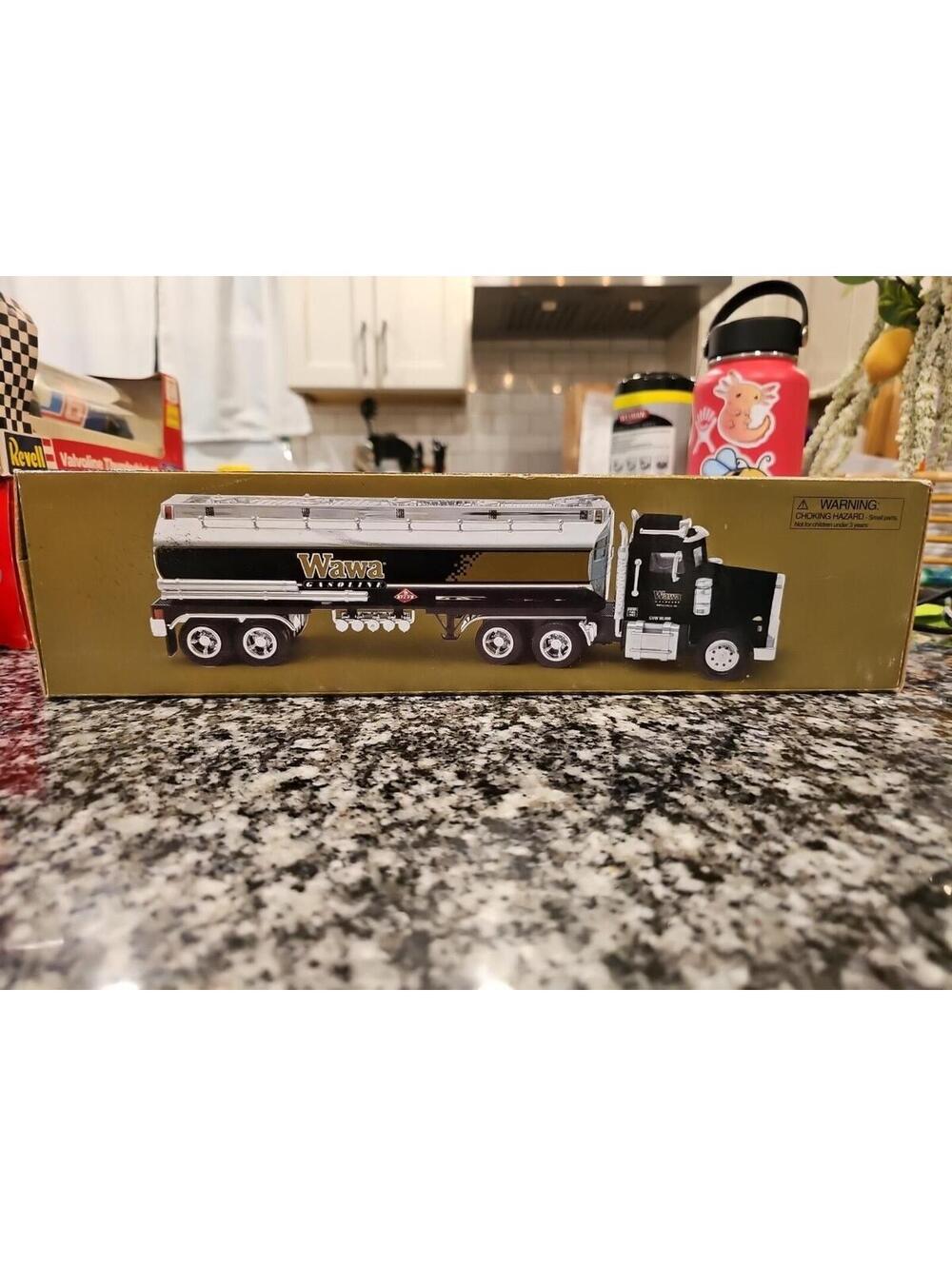 WAWA GASOLINE TOY TANKER 1ST IN SERIES (LIGHTS, SOUND AND COINBANK) RARE!!!